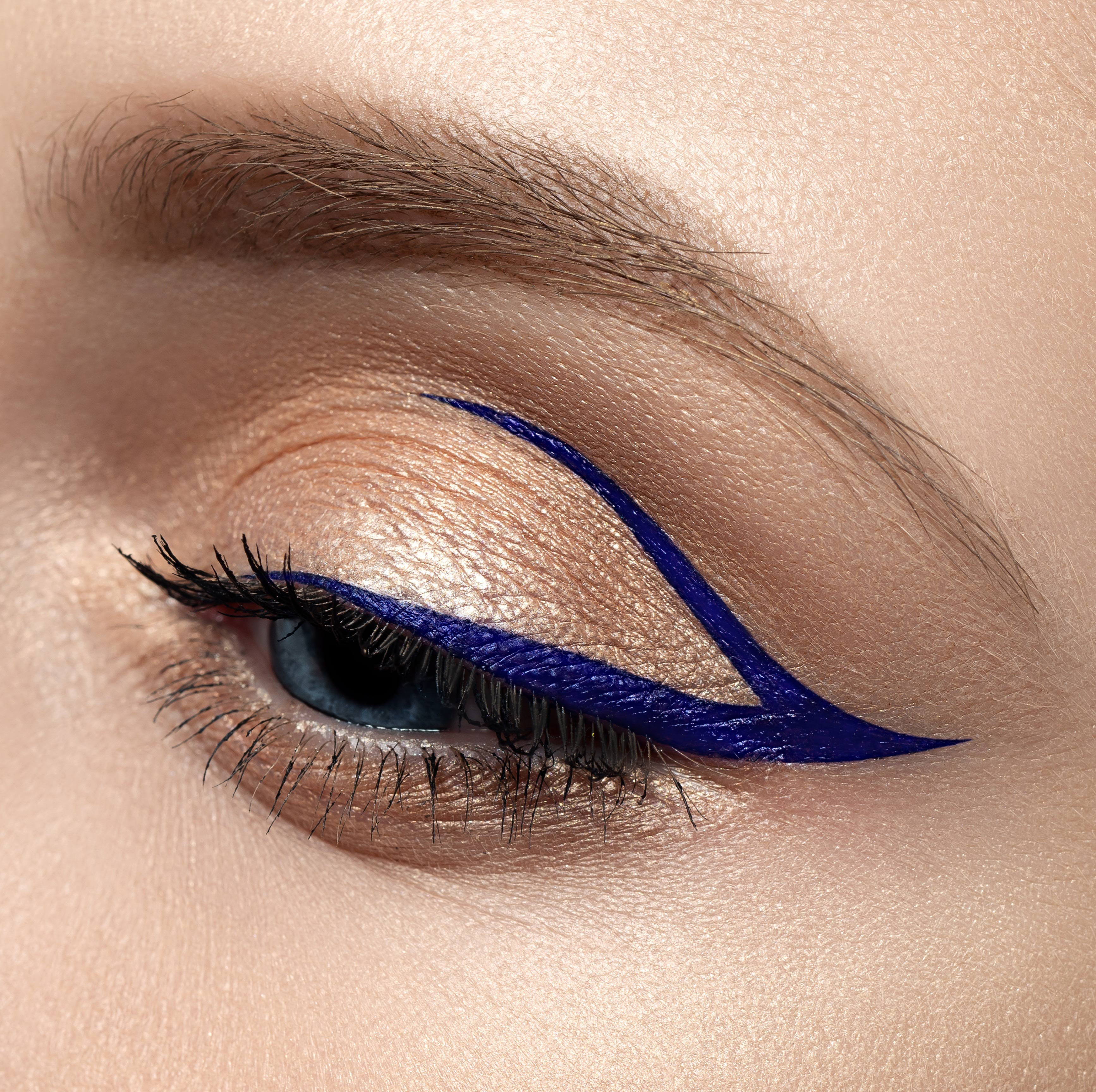 De perfecte liquid Eyeliner Blauw | Make-up